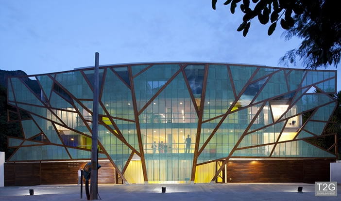 c-glass-channel-glass-mareines-patalano-arquitetos-tg-1