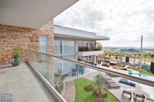 guarda-corpo-casa-cor-campinas-varanda-casa-tropicalia-tg-3