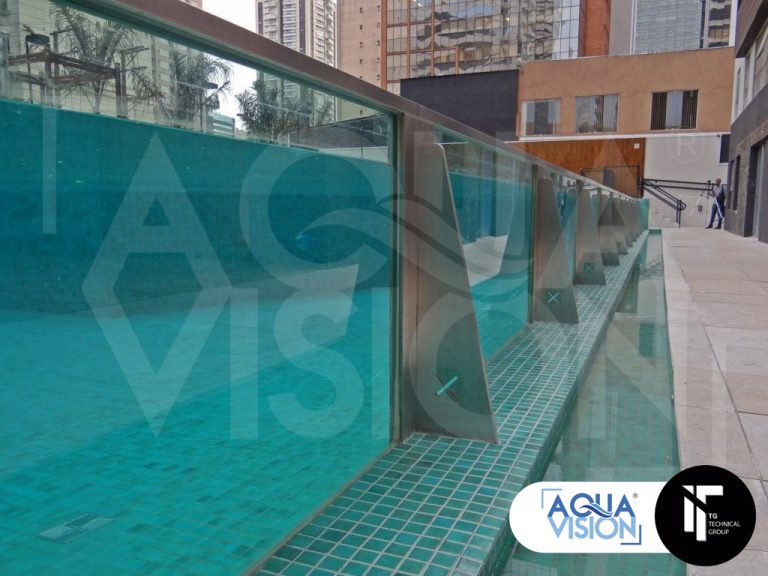 piscina-de-vidro-aquavision-max-haus-berrini-tg-1