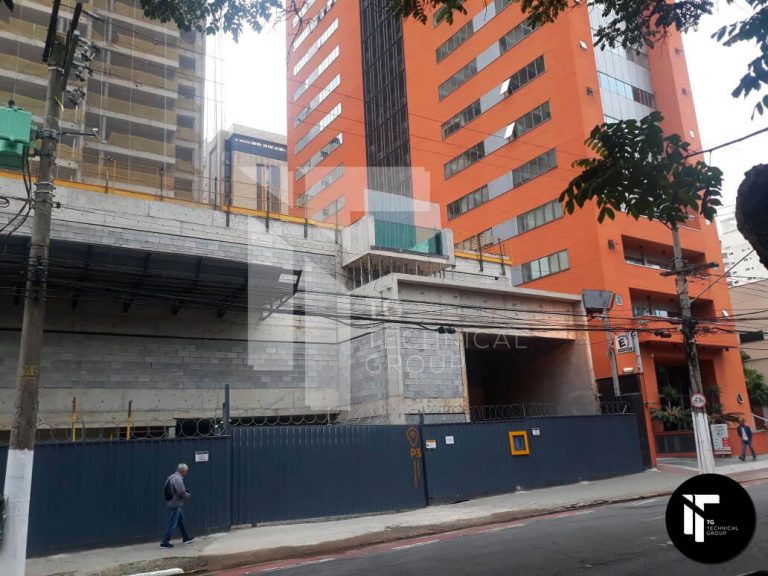 Fornecimento e instalação de visor de vidro Aquavision® e Guarda-Corpo em Vidro