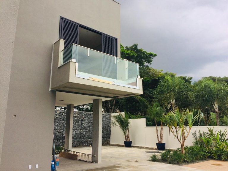 piscina-de-vidro-residencia-ag-technical-group-tg-1