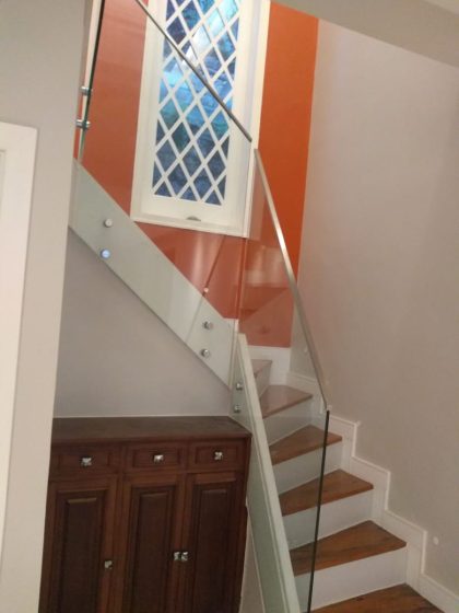 Deixe todos boquiabertos com o seu projeto. O Guarda-Corpo totalmente de vidro by TG | TECHNICAL GROUP é a solução mais econômica em vidro. A leveza facilita o manuseio e instalação do sistema, poupando  tempo e garantindo um excelente resultado!