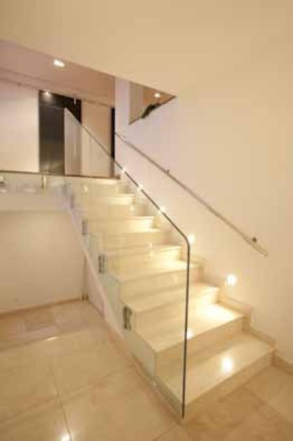 Deixe todos boquiabertos com o seu projeto. O Guarda-Corpo totalmente de vidro by TG | TECHNICAL GROUP é a solução mais econômica em vidro. A leveza facilita o manuseio e instalação do sistema, poupando  tempo e garantindo um excelente resultado!